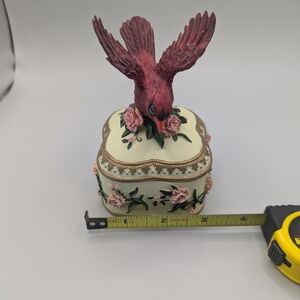 Beautiful music 🎶🎵 box / Jewelry box Sing A Song You Light Up My Life Heritage